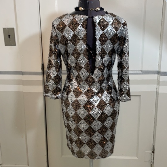 HAHA Black/ Silver Sequin Dress keyhole Closure open  Back size. 3/4 sleeves - Picture 6 of 11